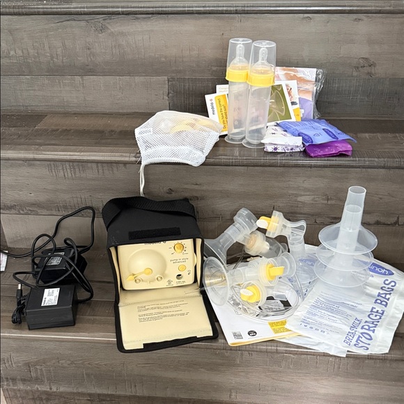 Medela Other - Medela Pump in Style Advanced - Cream and Yellow